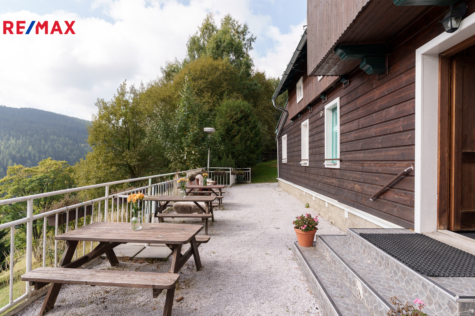 Prodej horského Penzionu Táňa na krásném místě v P