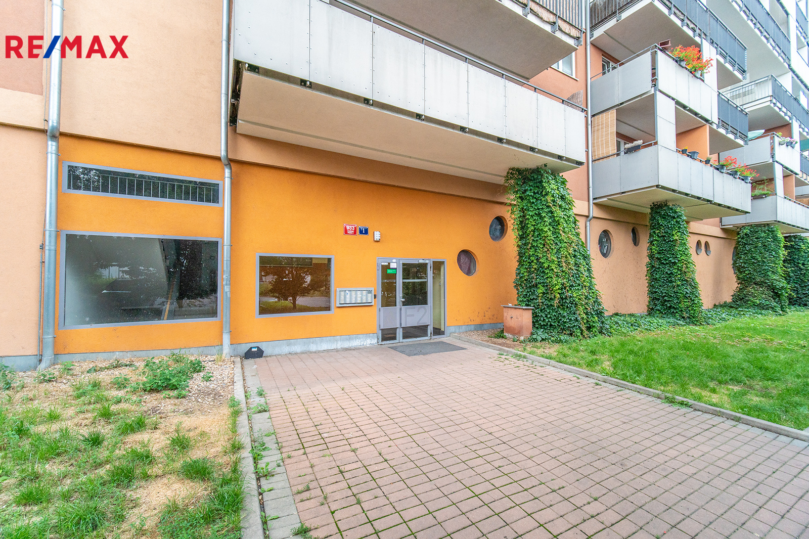 Pronájem parkovacího stání, Podkovářská 933/1, Pra