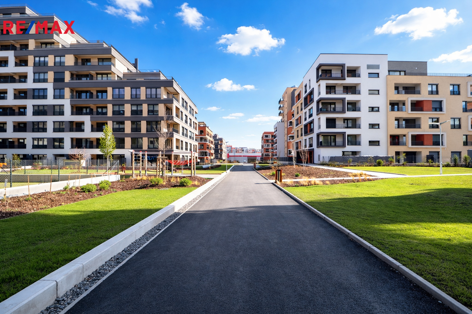 Okolí bytového domu