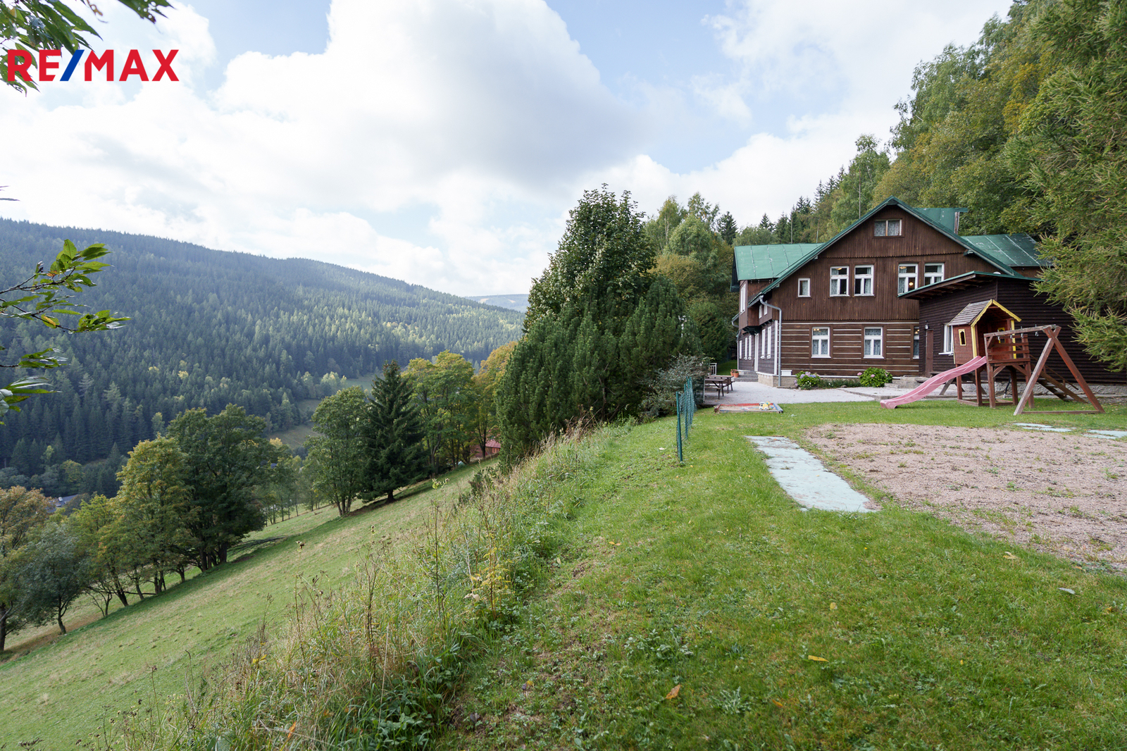 Prodej horského Penzionu Táňa na krásném místě v Peci pod Sněžkou, Velká Úpa II, čp. 154 – investice s potenciálem rozšíření.