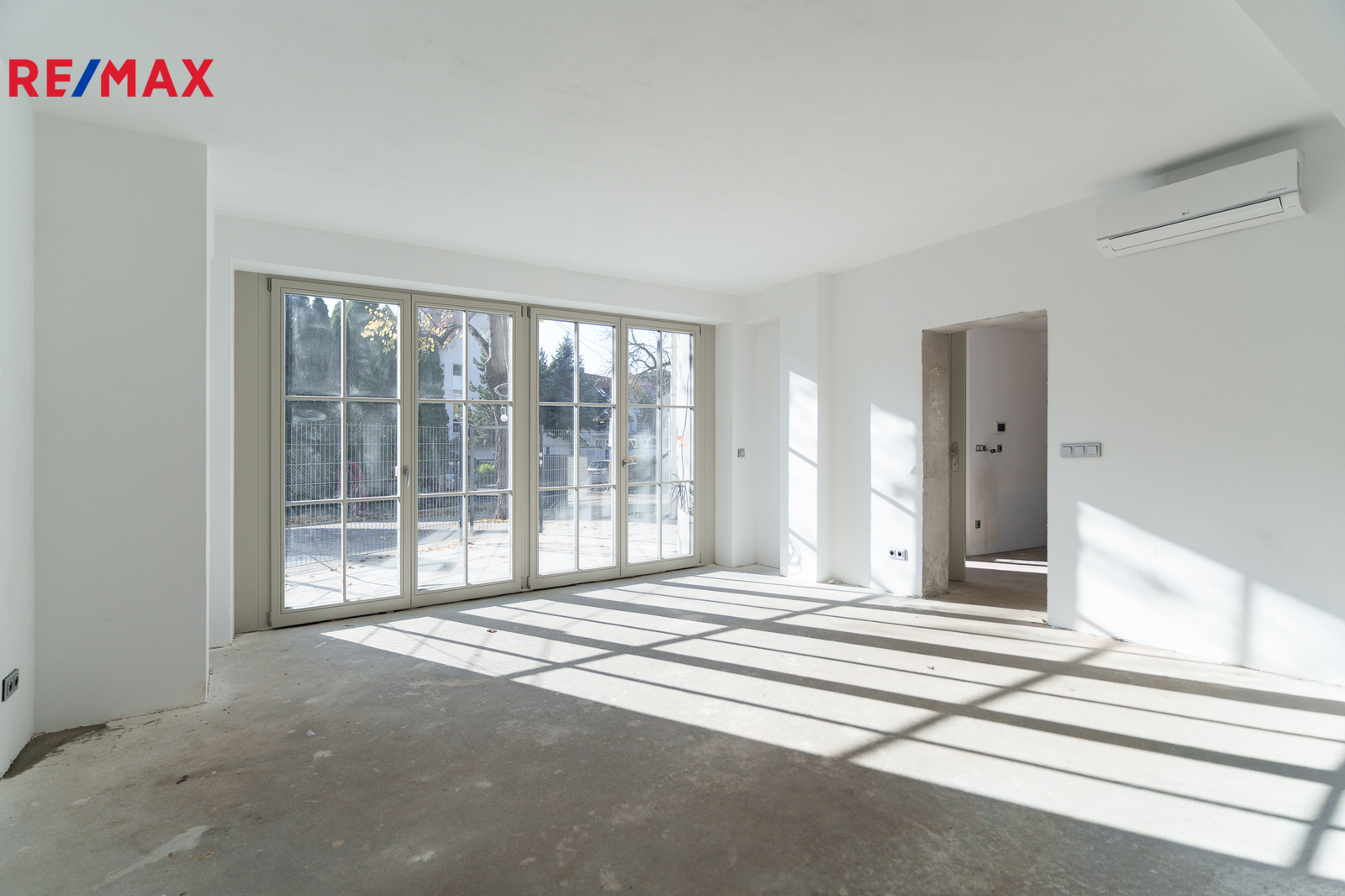 Prodej luxusního viladomu, Praha 10 – Záběhlice, u Hamerského rybníka