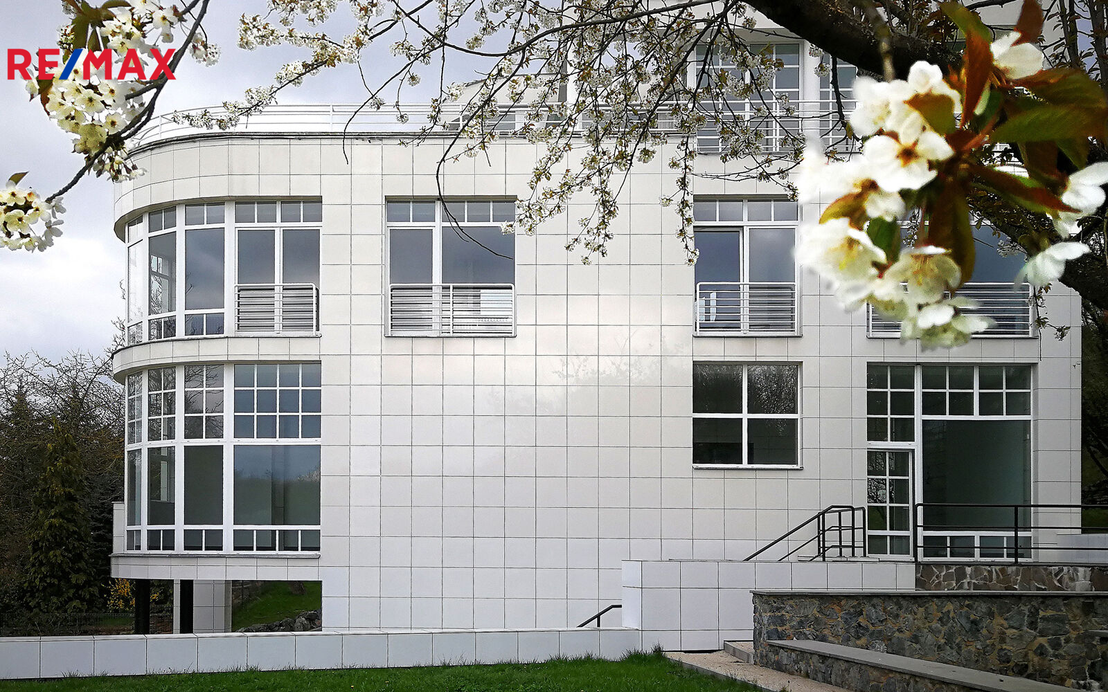 Prodej exkluzivní neofunkcionalistické vily Praha 