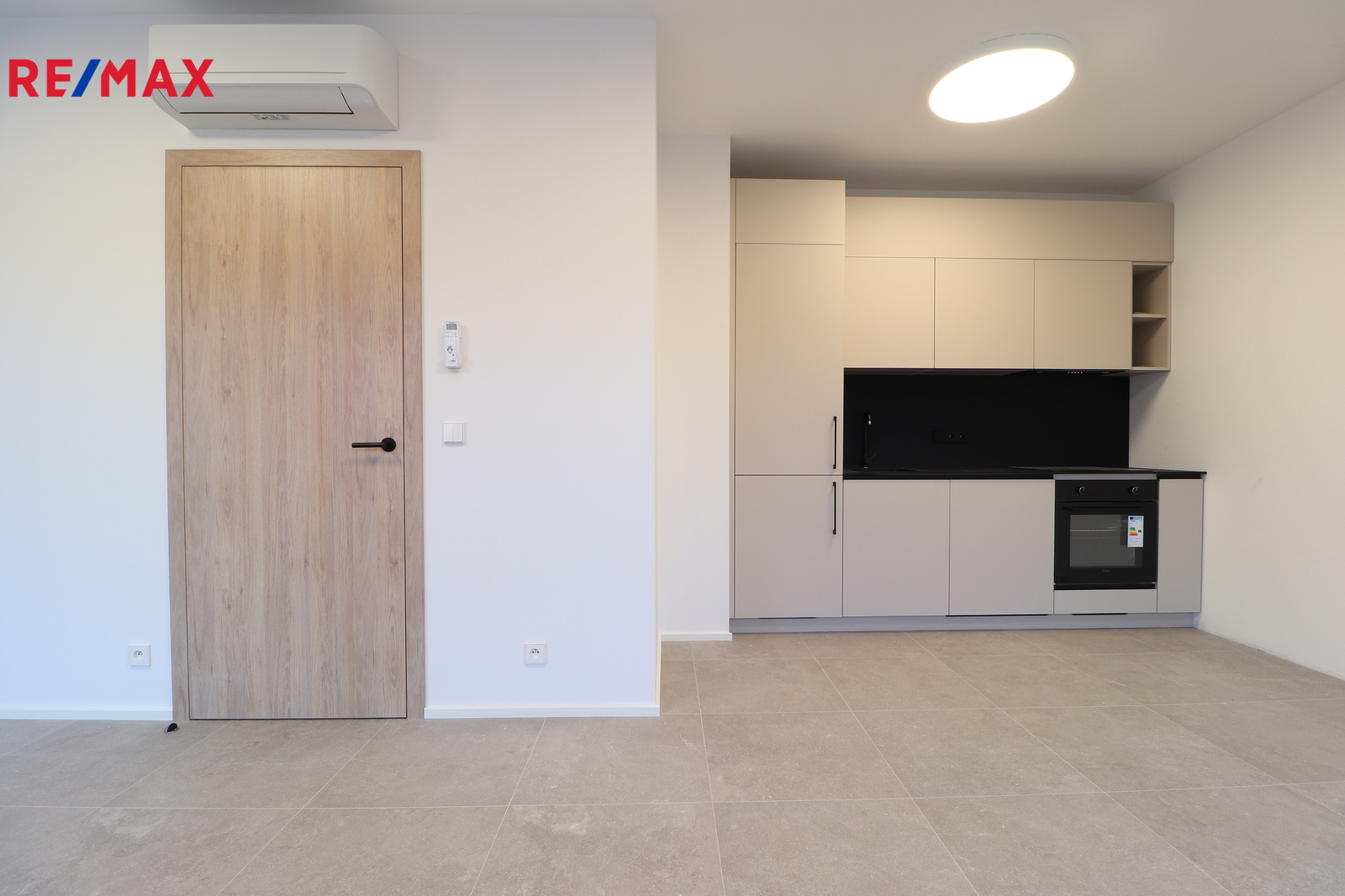 Obývací pokoj + kk