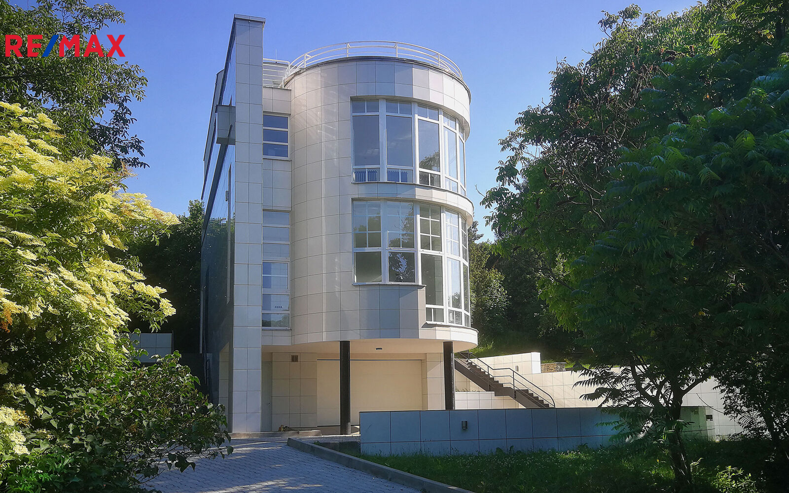 Prodej exkluzivní neofunkcionalistické vily Praha 