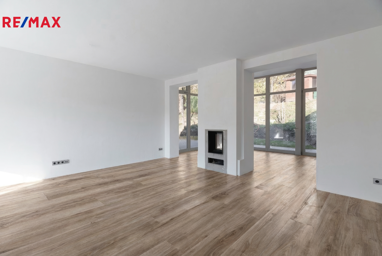 Prodej 5+1 se zahradou, terasou, balkony a parková