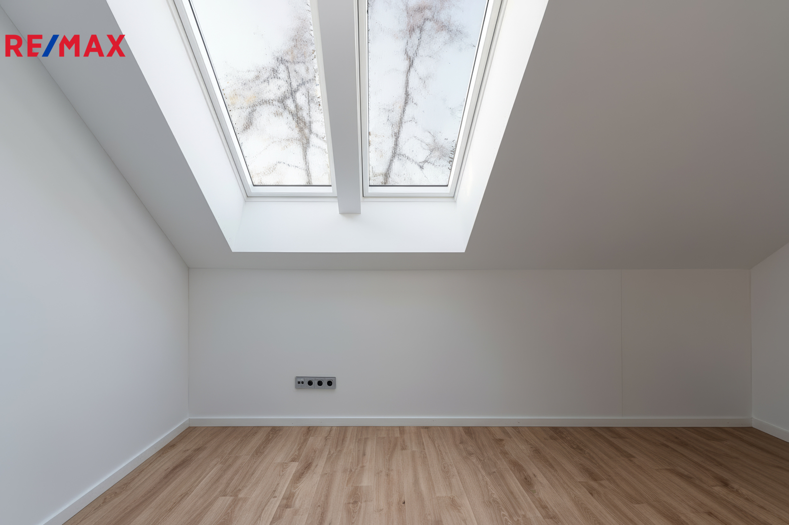 Prodej 4+kk s balkonem a terasou, Praha 10 - Záběh