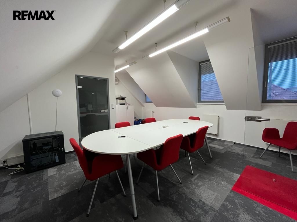 2NP - druhá samostatná kancelář