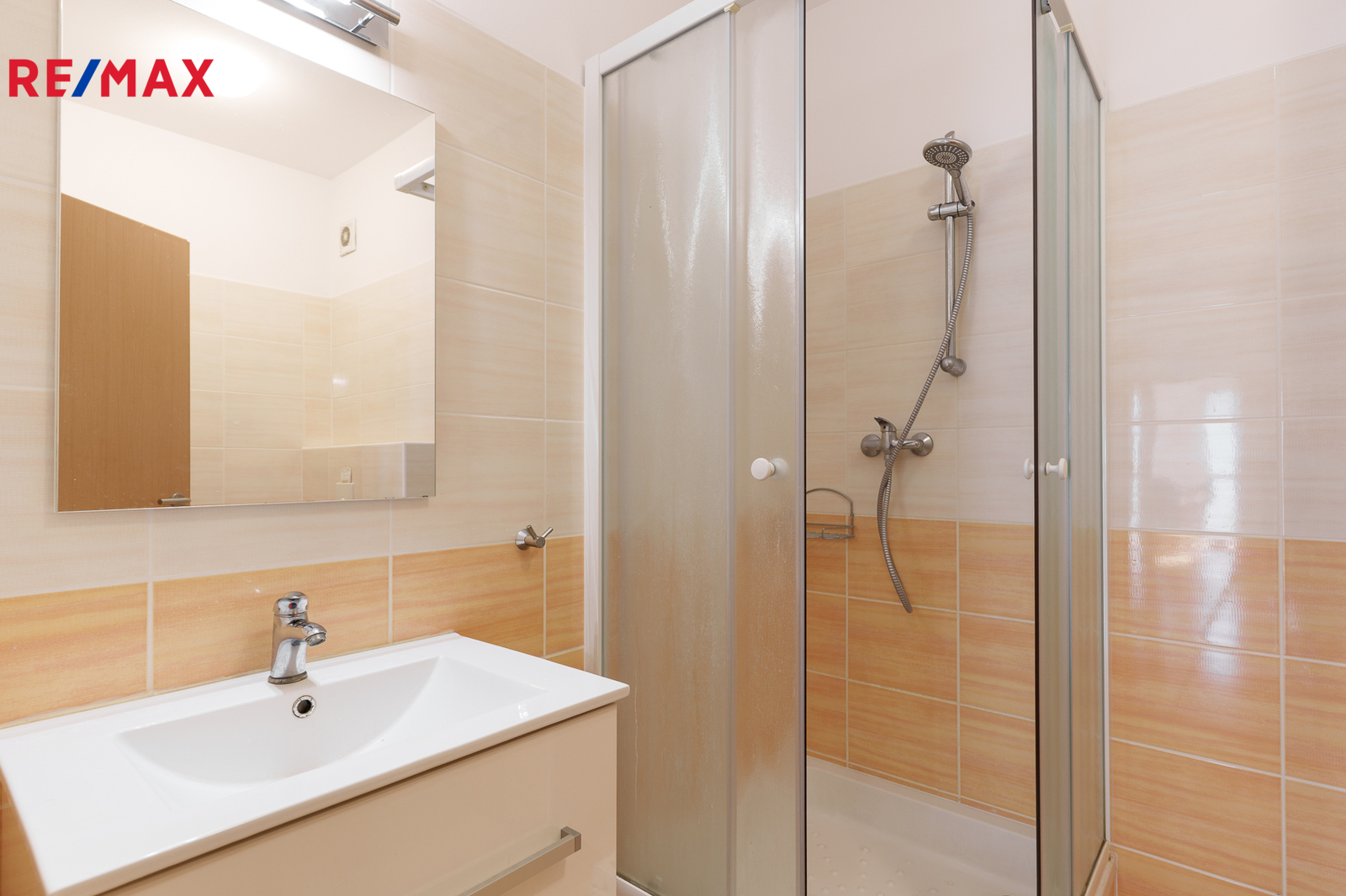 Pronájem 4+kk, Hradec Králové - Třebeš