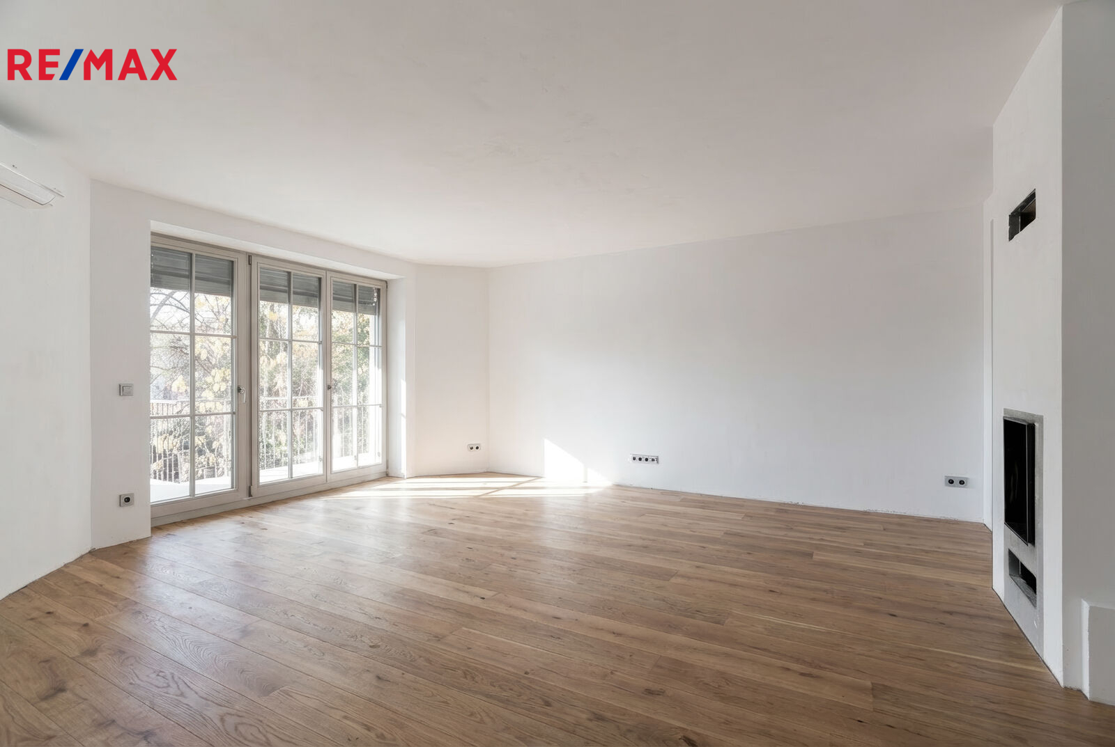 Prodej luxusního viladomu, Praha 10 – Záběhlice, u Hamerského rybníka