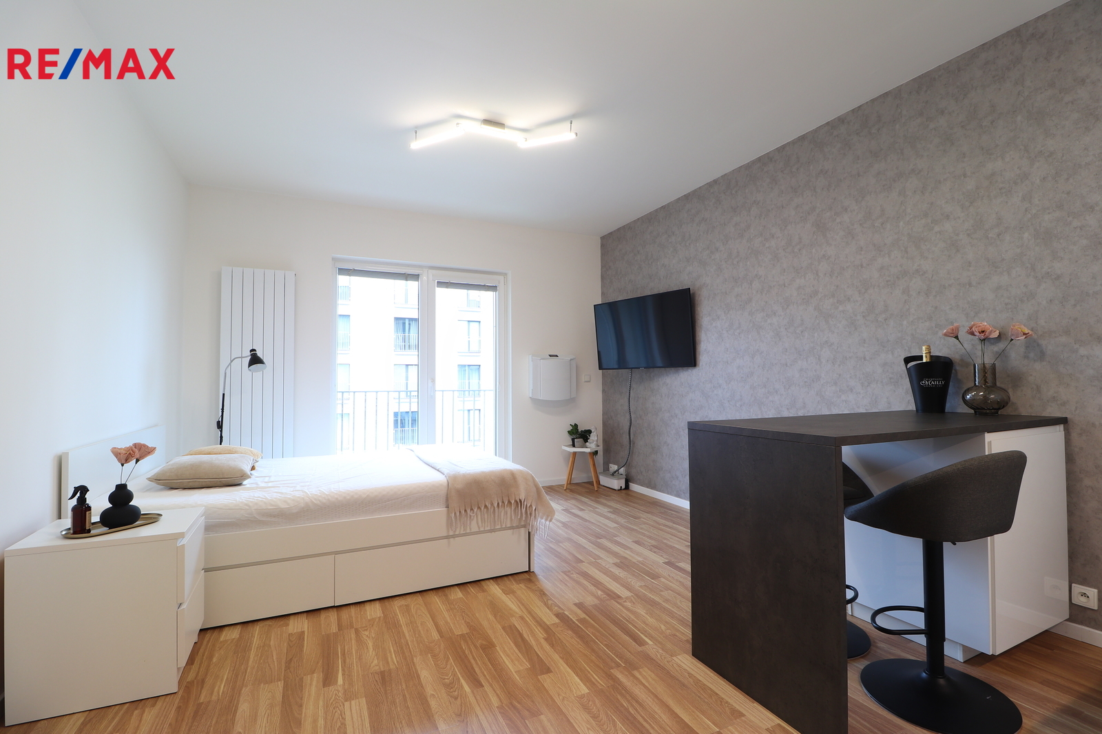 Obývací pokoj + kk