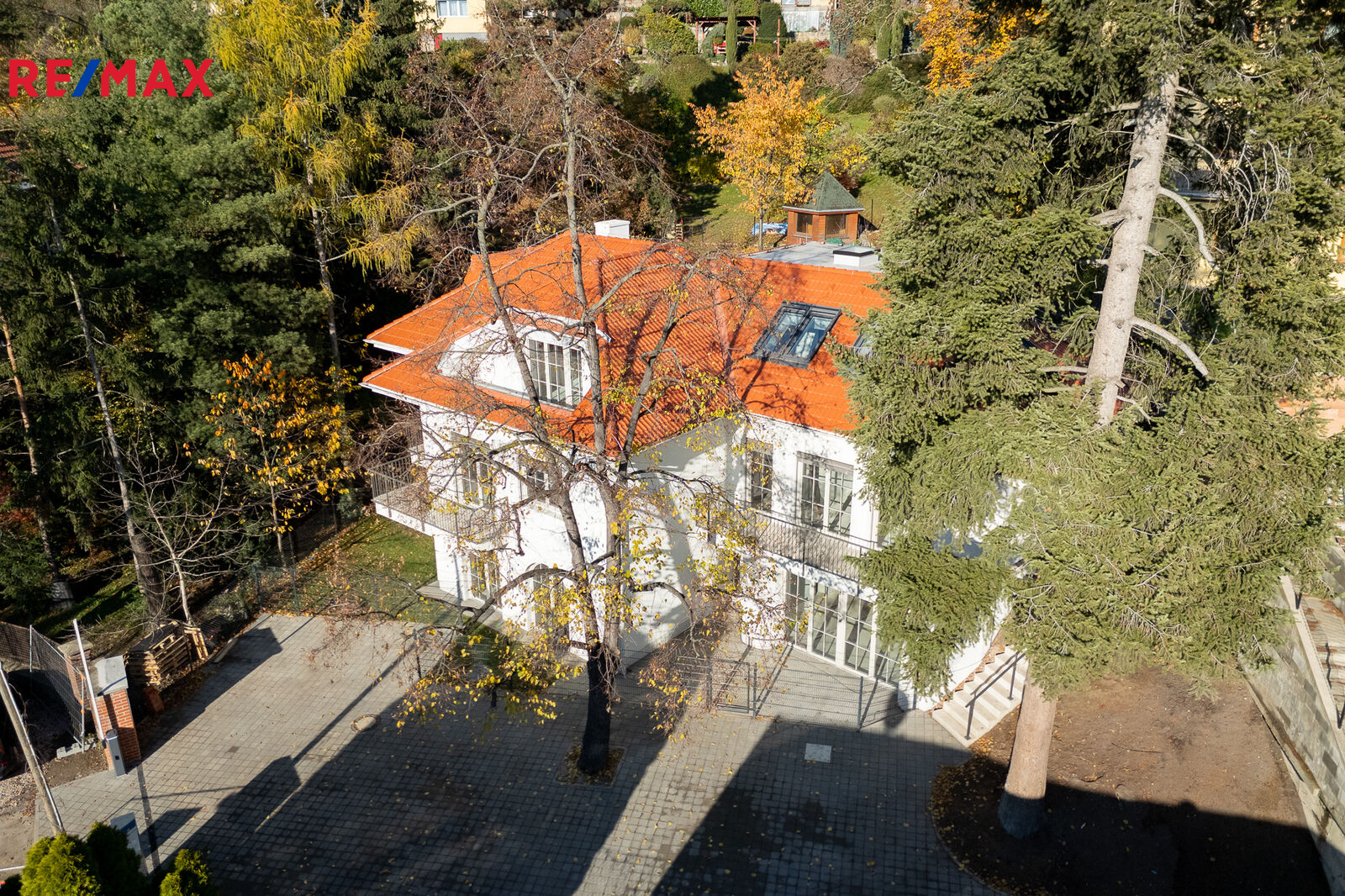 Prodej luxusního viladomu, Praha 10 – Záběhlice, u Hamerského rybníka