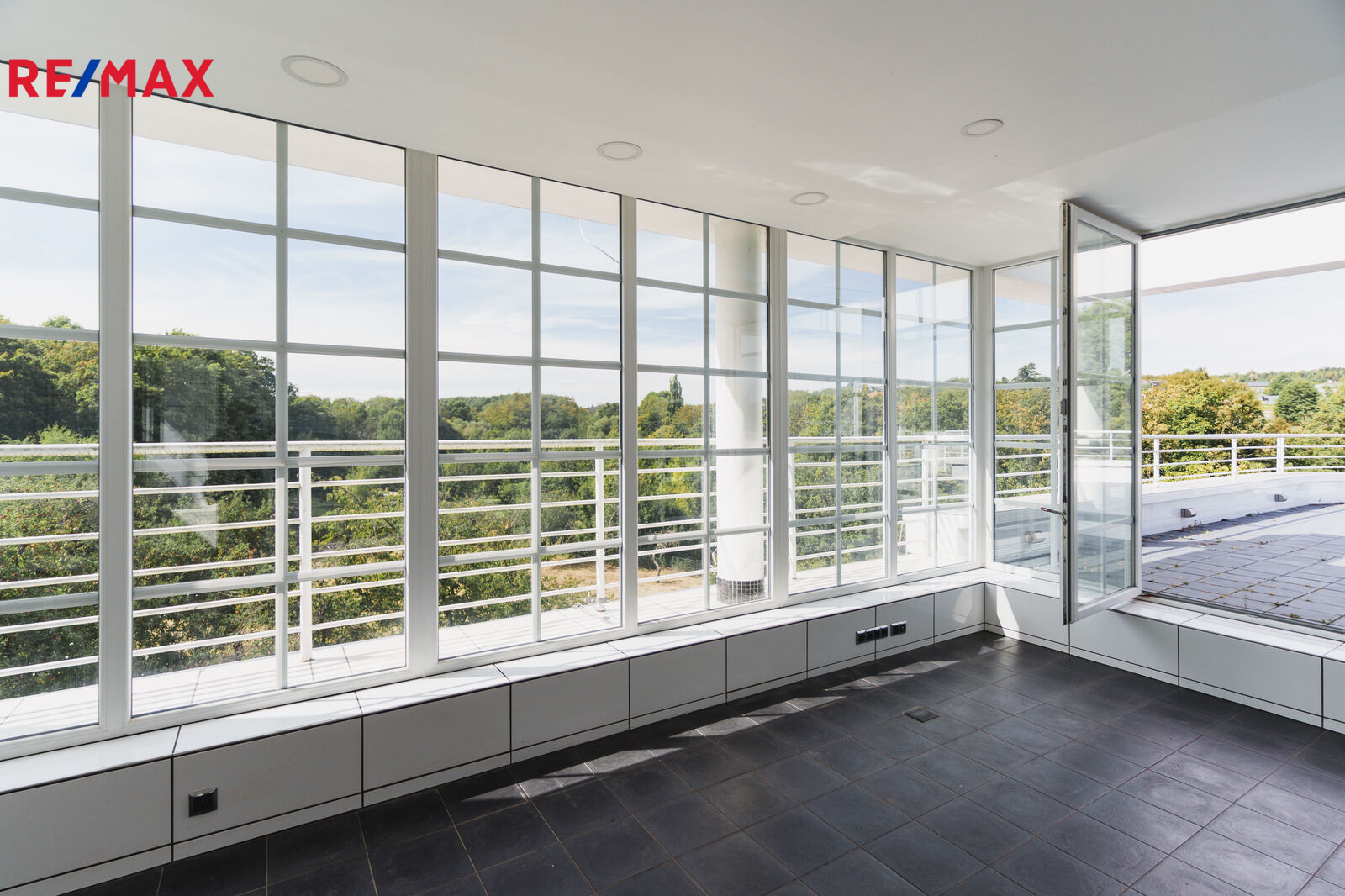 Prodej exkluzivní neofunkcionalistické vily Praha 