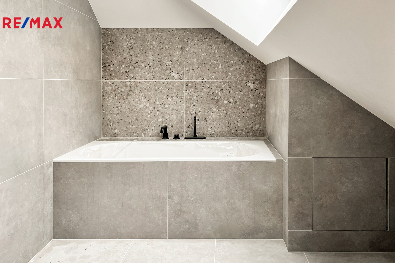 Prodej 4+kk s balkonem a terasou, Praha 10 - Záběhlice u Hamru