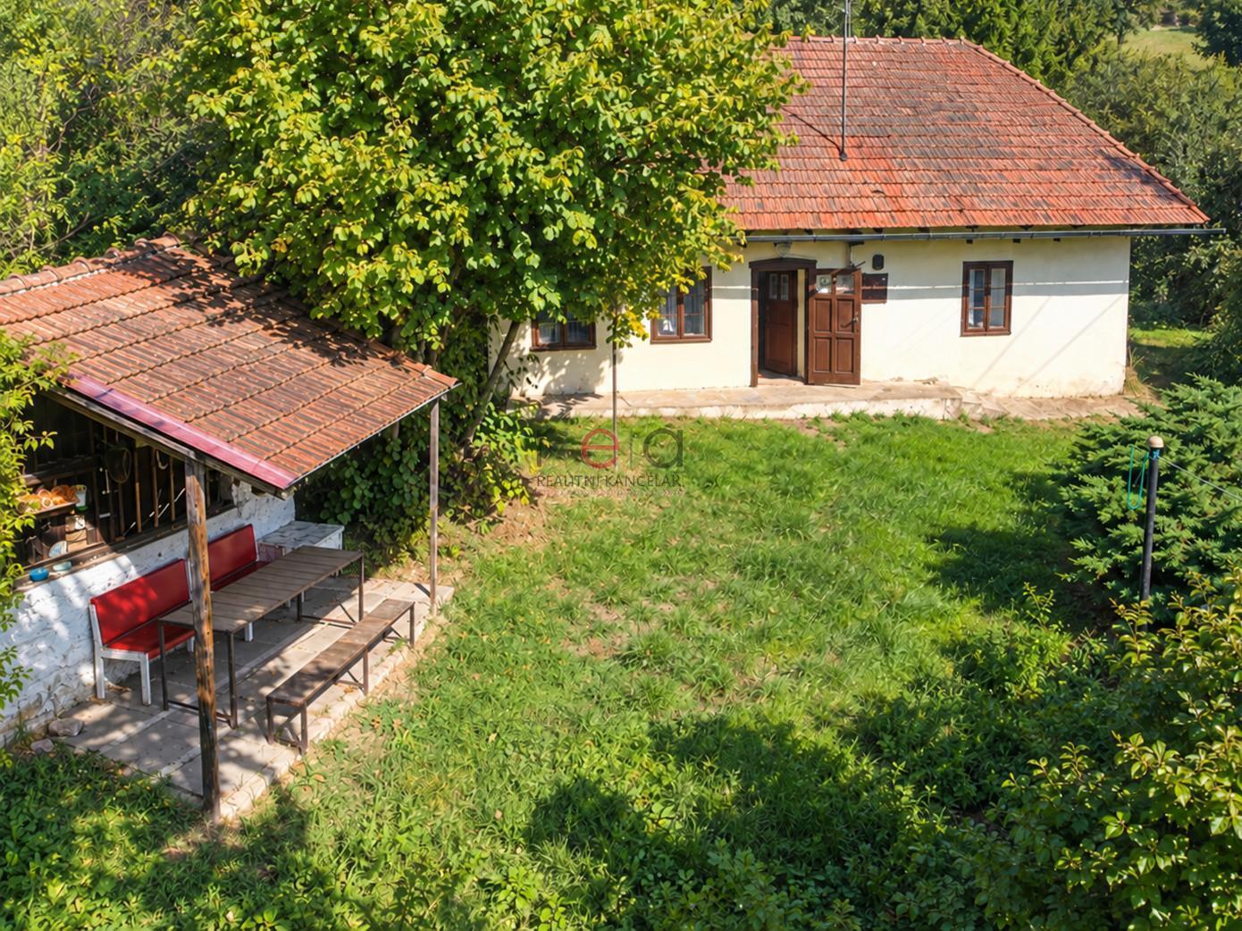 pohledová strana.jpg