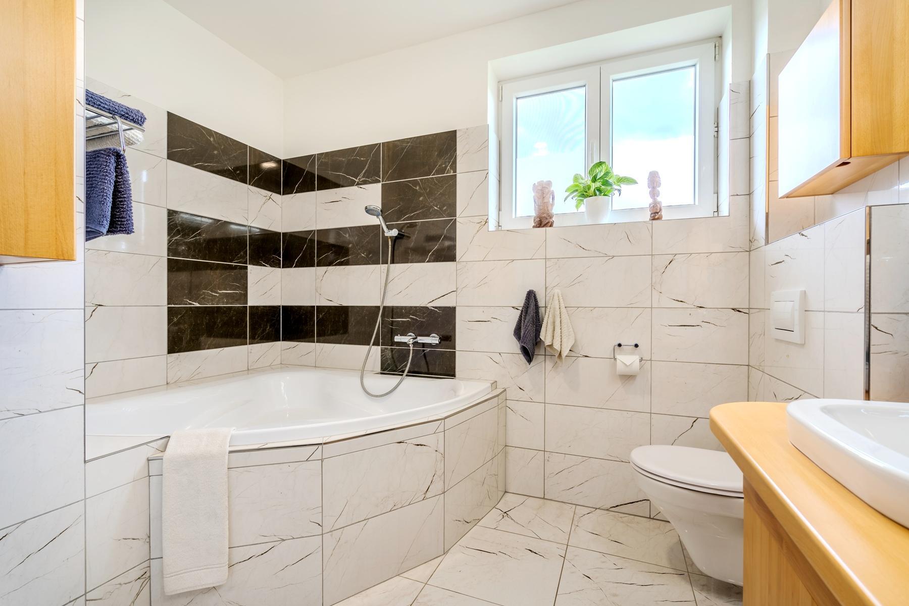 14-bath-1.1751372633.jpg