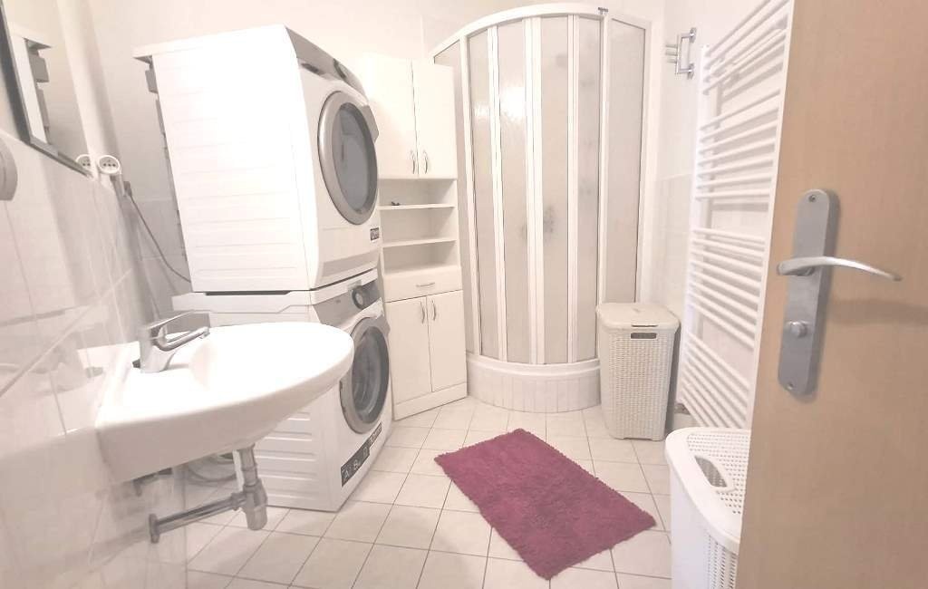 c896a23a-fe8a-4acb-bdde-012964f95c7d