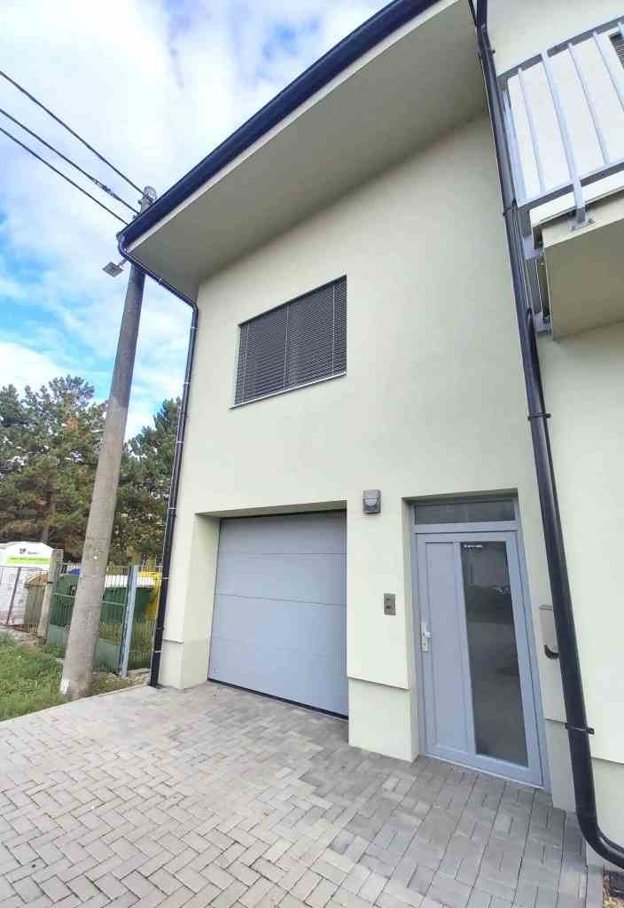 1b808dee-e52b-44e4-a877-d7b6cf1f6b37