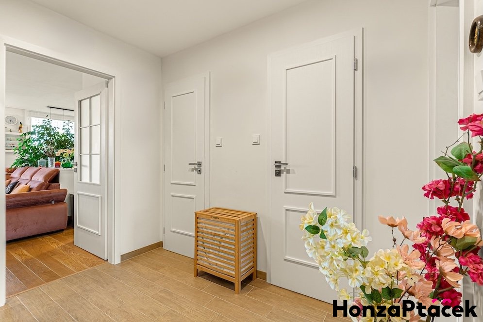 Prodej bytu Tr?ebes?ovska?, Horni? poc?ernice, Honza Pta?c?ek - realitni? makle?r? v Praze, realitni