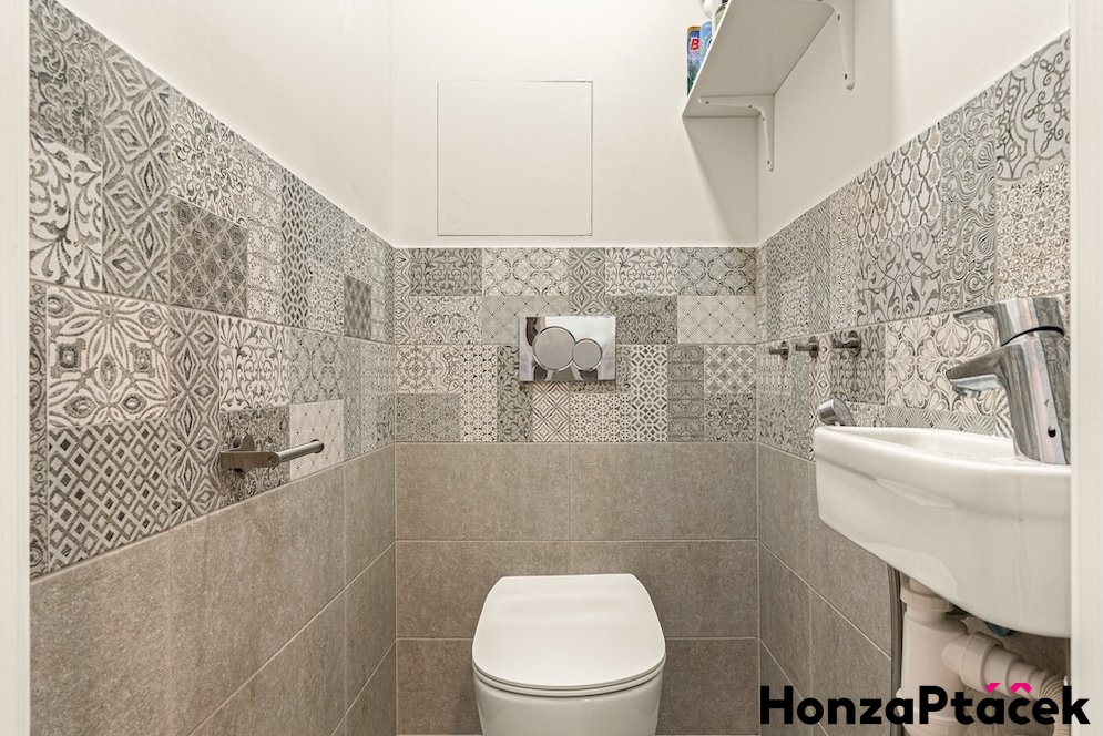 Prodej bytu Tr?ebes?ovska?, Horni? poc?ernice, Honza Pta?c?ek - realitni? makle?r? v Praze, realitni