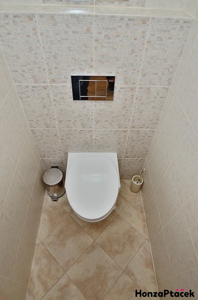 Prona?jem bytu v osobni?m vlastnictvi? Zubrnicka?, Prosek, Praha realitni? makle?r? v Praze, realitn