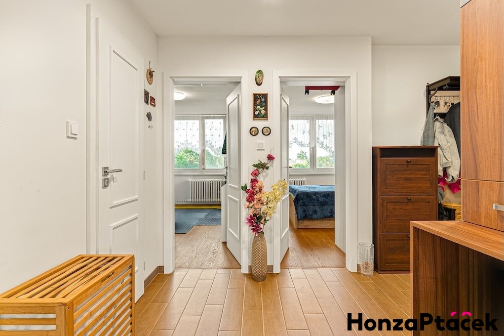 Prodej bytu Tr?ebes?ovska?, Horni? poc?ernice, Honza Pta?c?ek - realitni? makle?r? v Praze, realitni