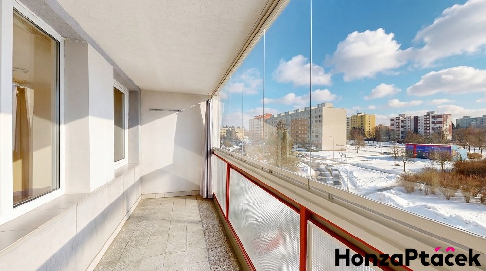 Pronájem bytu 1+kk s lodžií,Poznaňská,Praha Honza Ptáček realitní makléř v Praze(6)