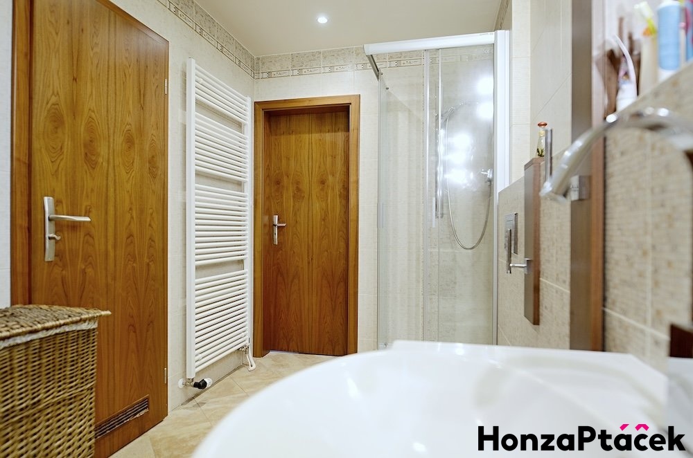 Prona?jem bytu v osobni?m vlastnictvi? Zubrnicka?, Prosek, Praha realitni? makle?r? v Praze, realitn