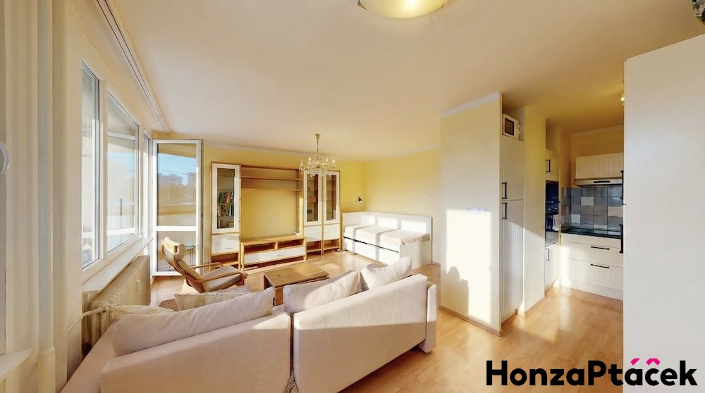 Prodej bytu 1+1 s lodz?ii?, Poznan?ska? Bohnice, Honza Pta?c?ek realitni? makle?r? v Praze pla?ny do