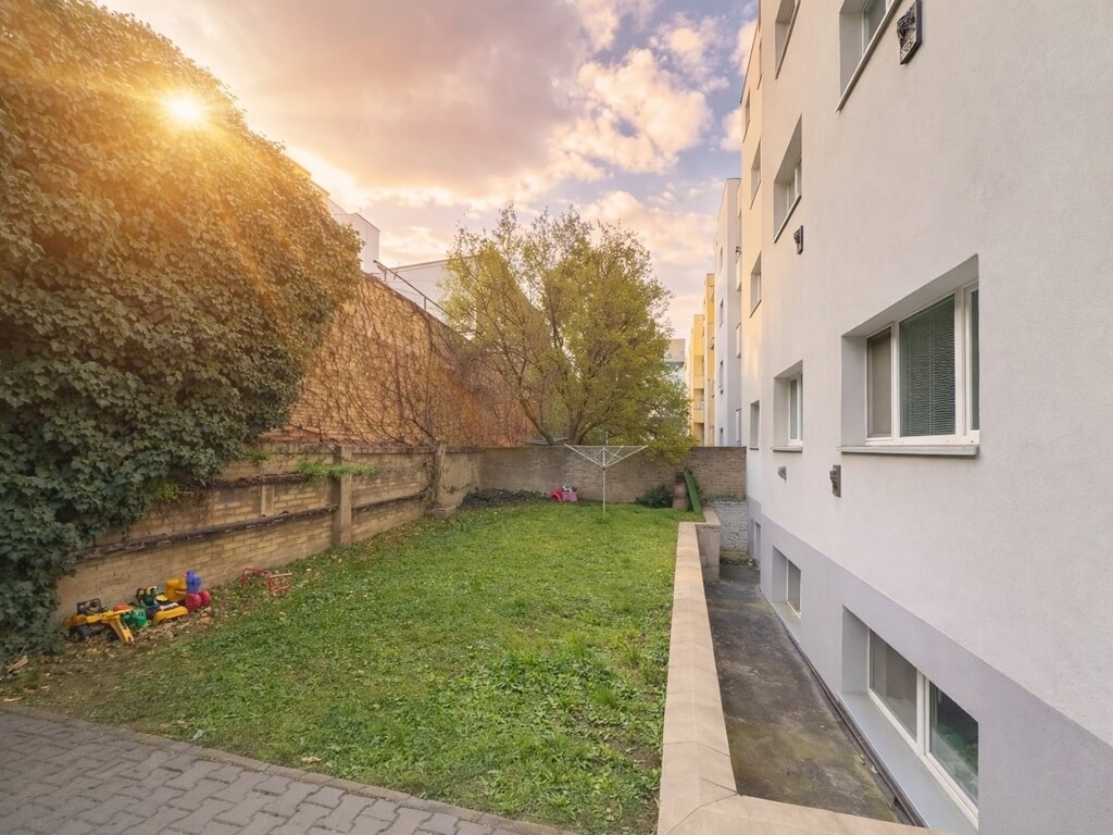 pronajem-bytu-1kk-pankrac-praha4-obyvaci-pokoj