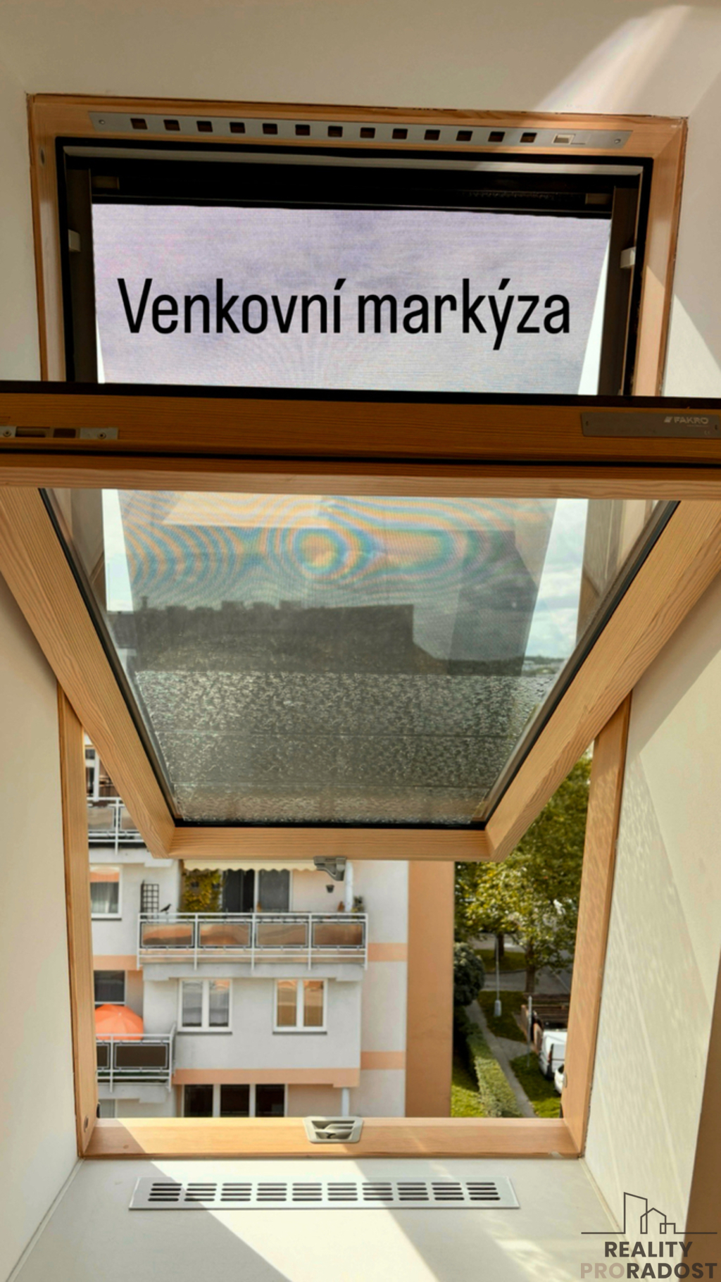 střešní okna s markýzou