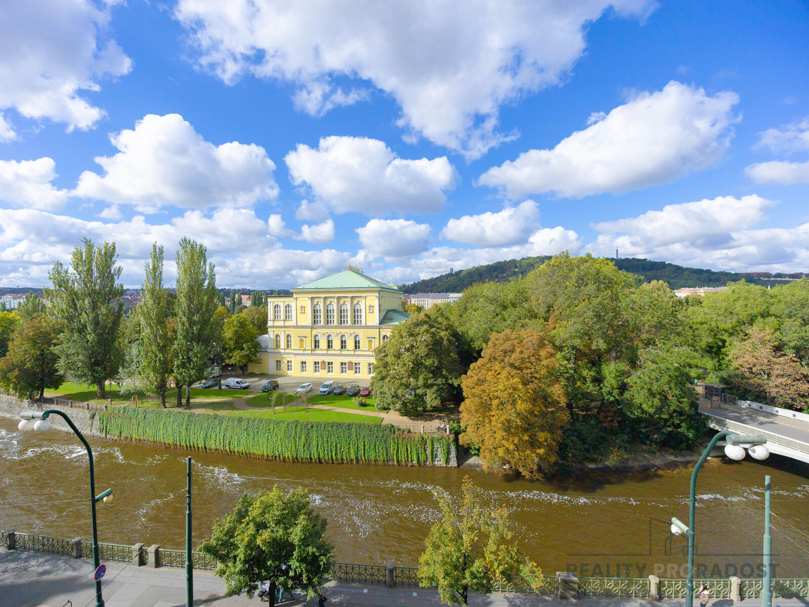 Luxusní Byt 3+1 na Masarykově Nábřeží