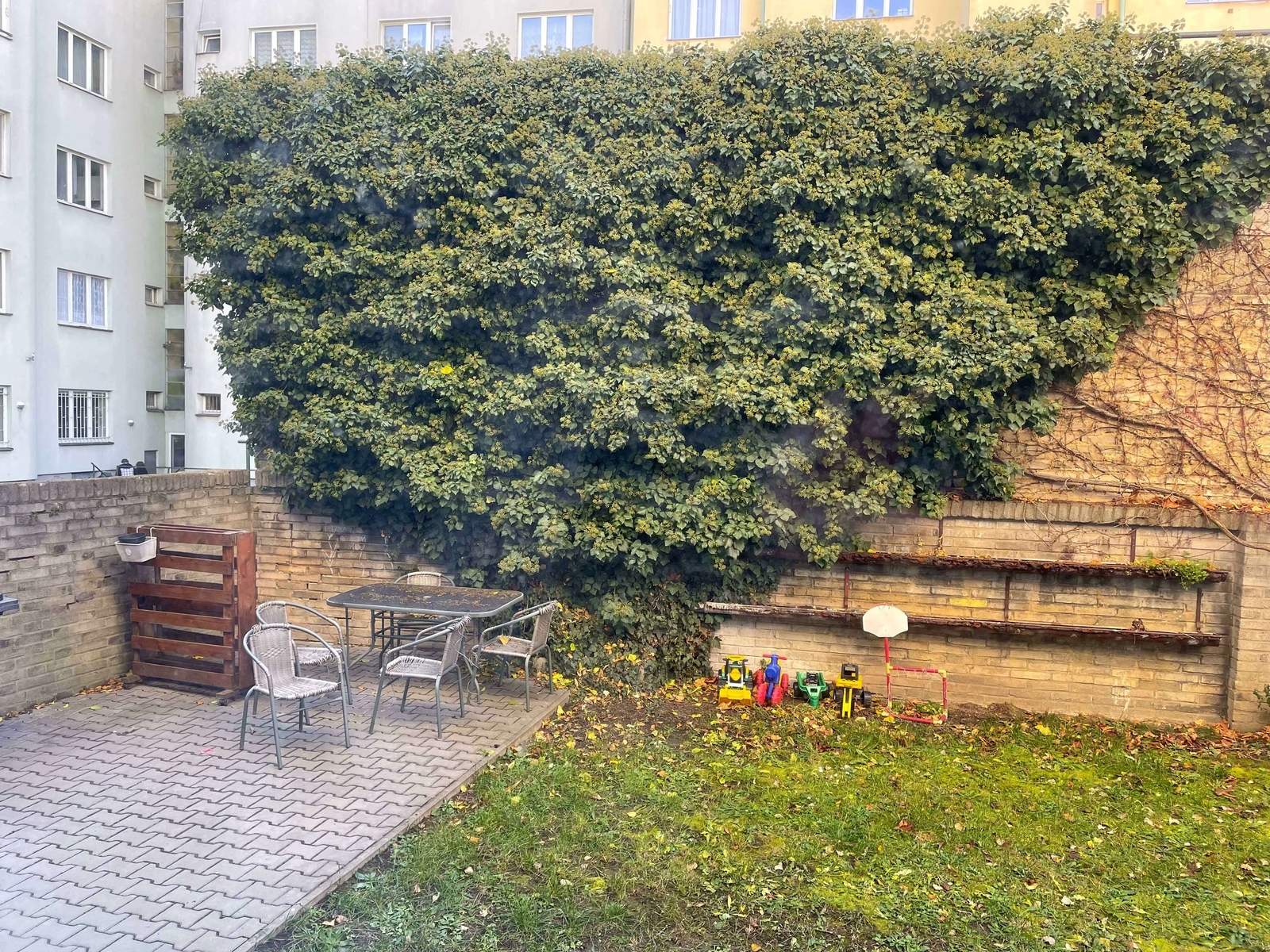 pronajem-bytu-praha4-zahradka-vyhled-z-okna