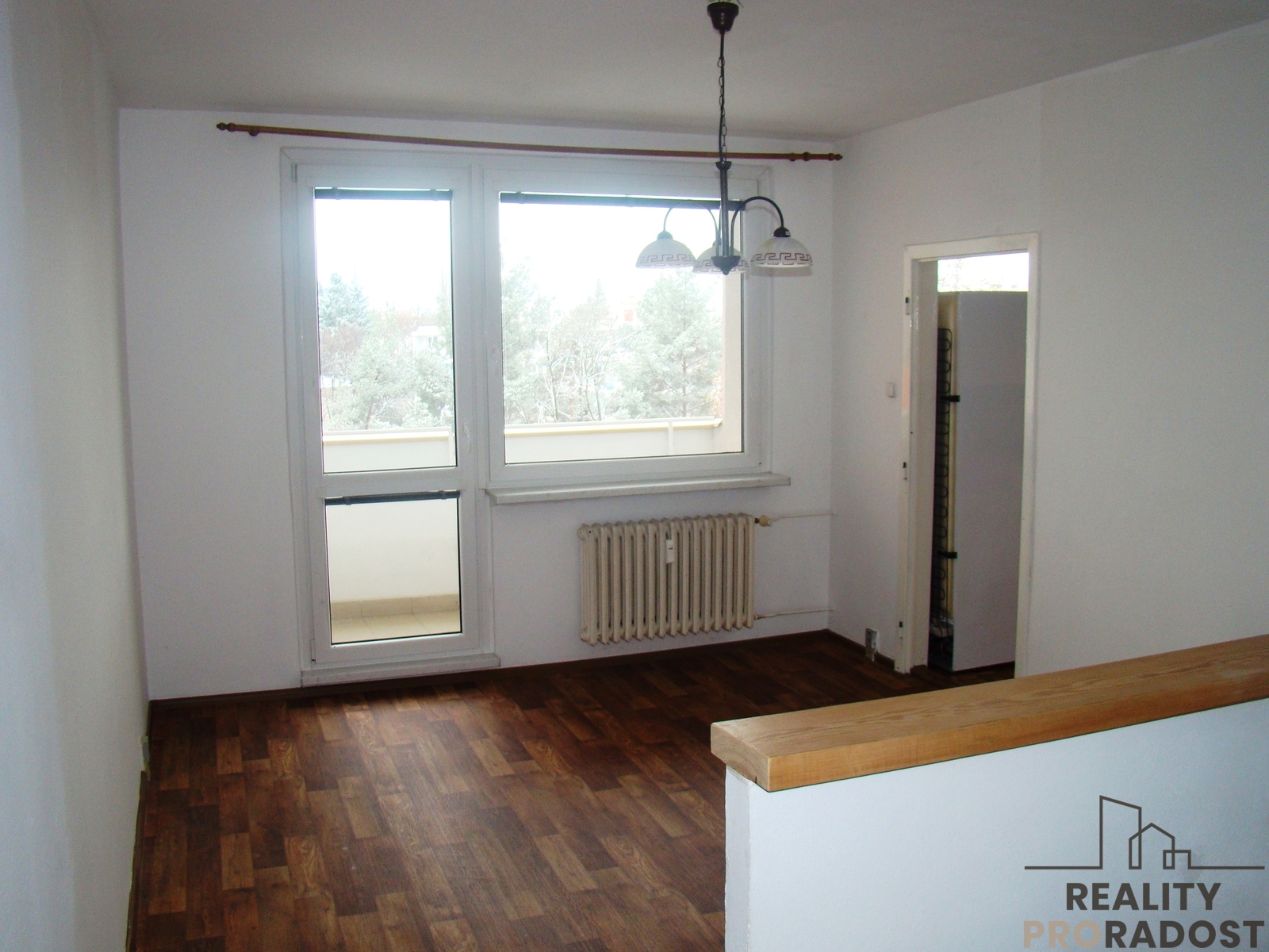 celkový pohled na obývací pokoj