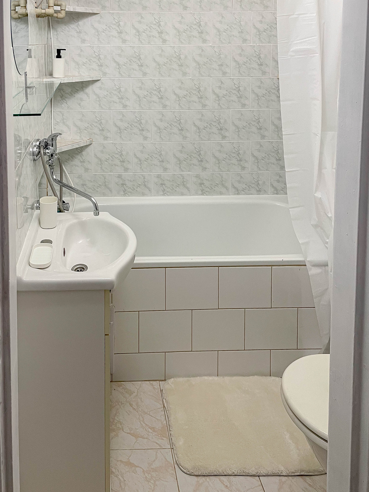 pronajem-bytu-1kk-praha4-koupelna