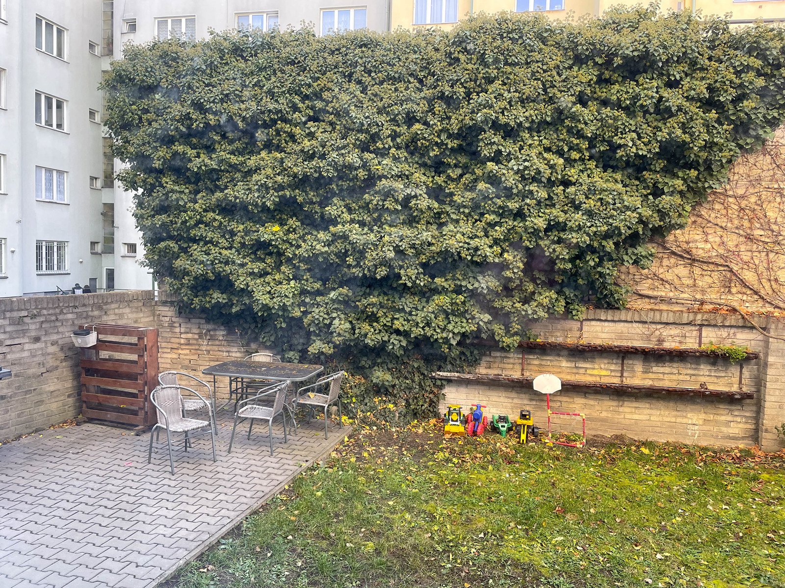 pronajem-bytu-praha4-zahradka-vyhled-z-okna