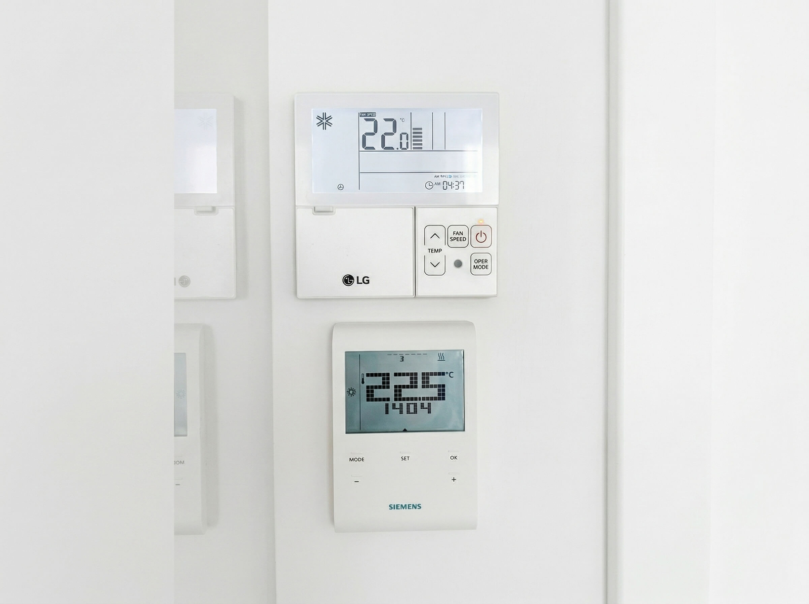 Ovládání klimatizace a vytápění v bytě pro pohodlnou regulaci teploty během celého roku.