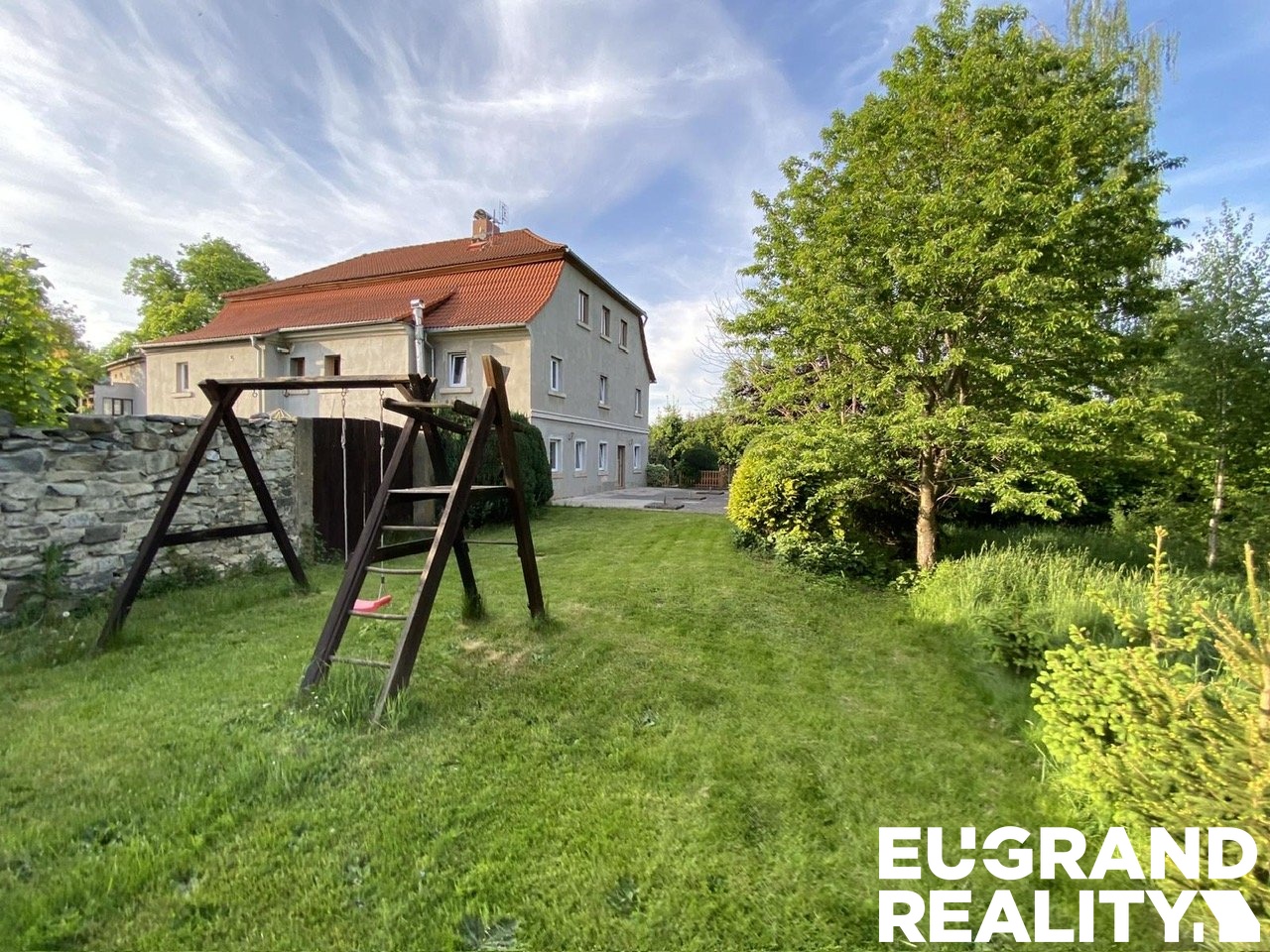 dfdae656-4d32-475f-b9f9-b5e4de3743f9