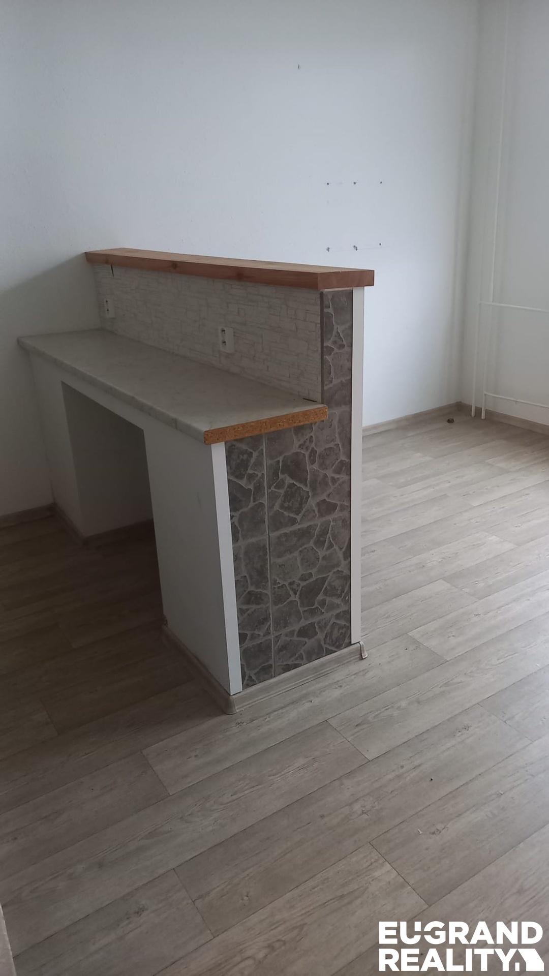 0d270171-911f-4248-8513-066d8c0c9604