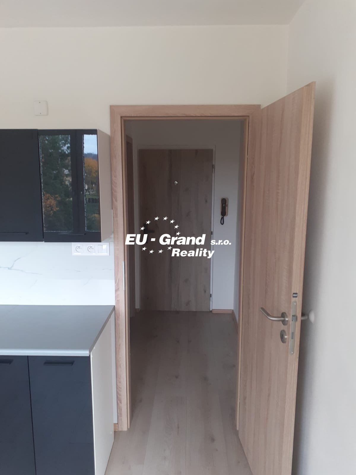 87ebb925-34eb-40dc-a138-2008a4bf8f08