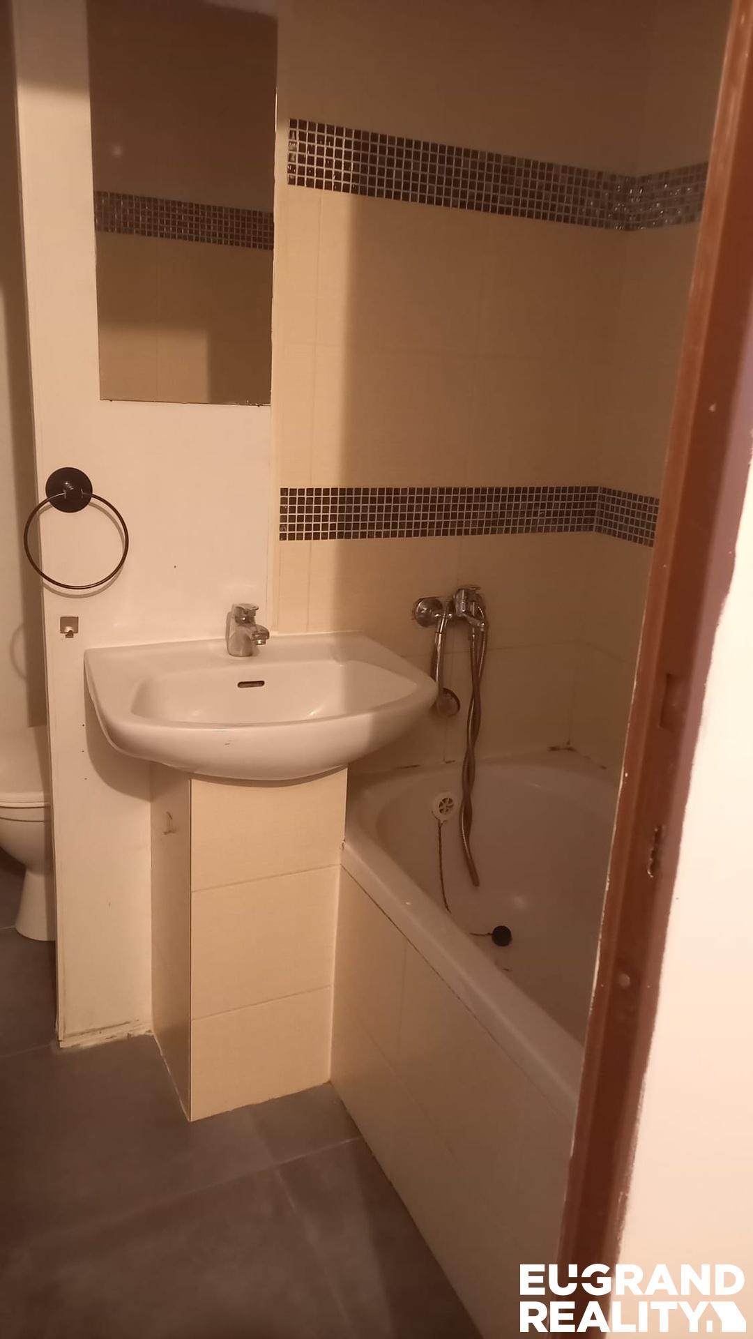 94e1477e-556a-41ee-af1e-0d641999951e