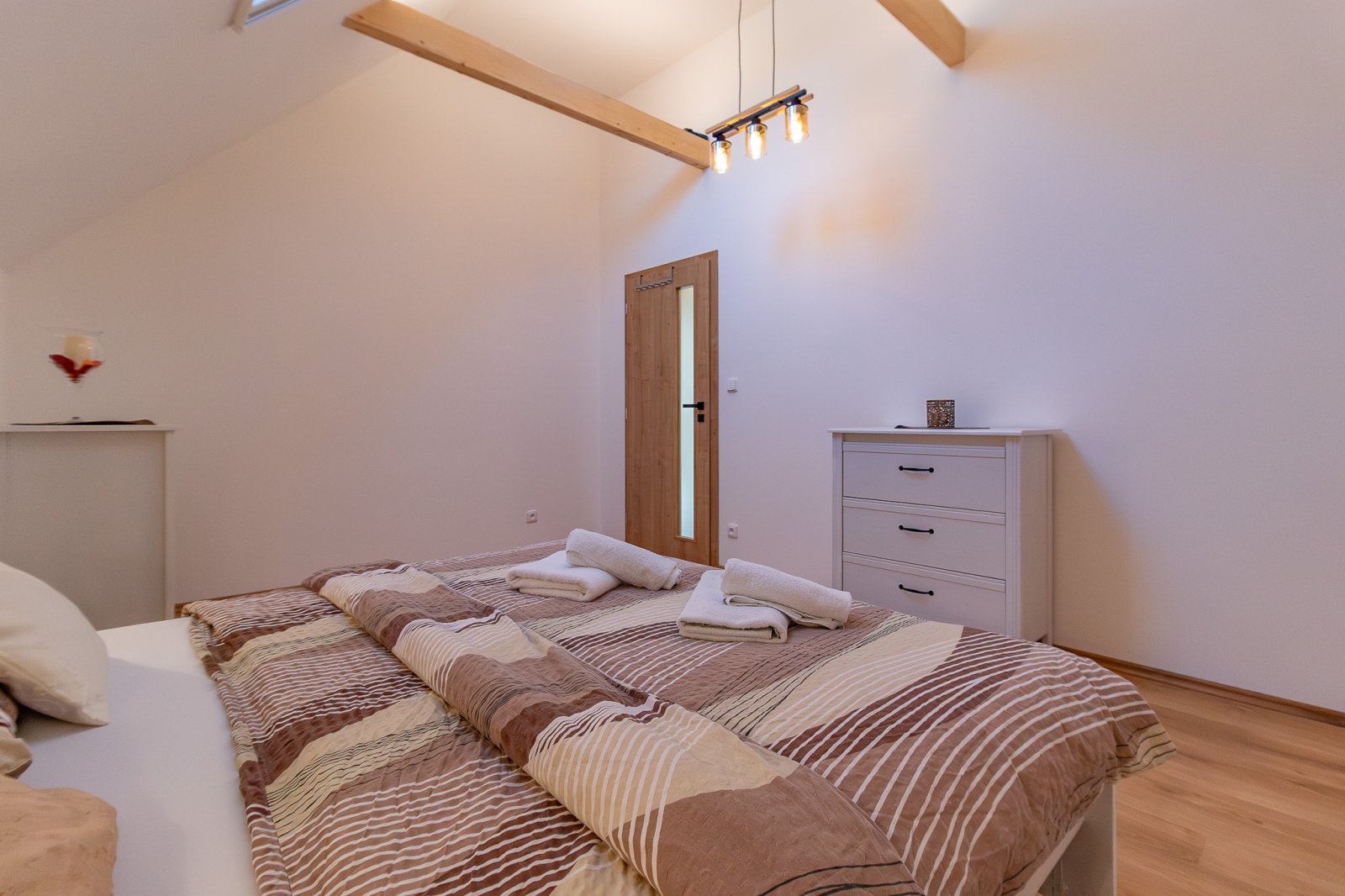 10 Jiřičná ElL-west reality.jpg