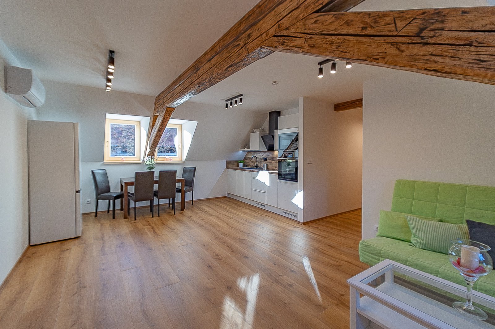 3. EL-WET REALITY Jiřičná .jpg