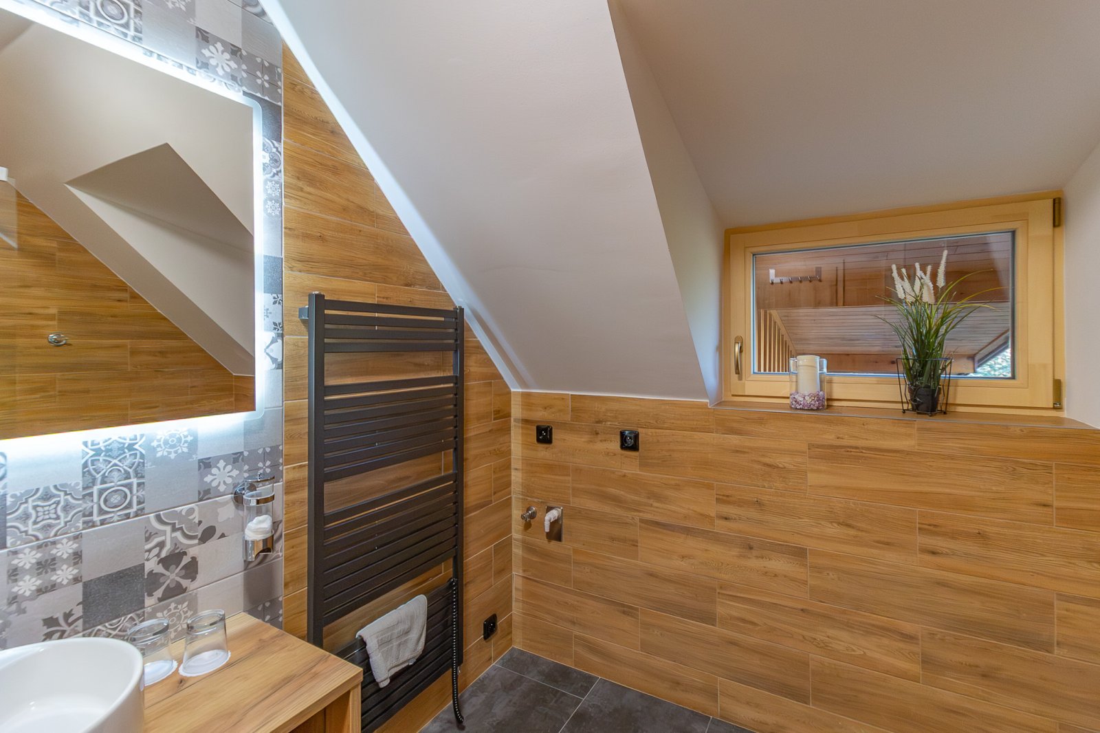 6. EL-WET REALITY Jiřičná .jpg