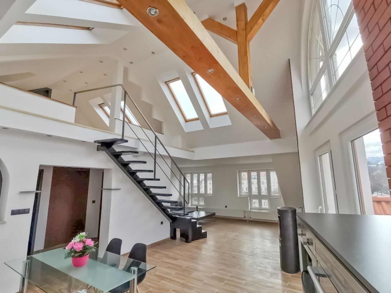 10 EL-WEST reality Sušice.jpg