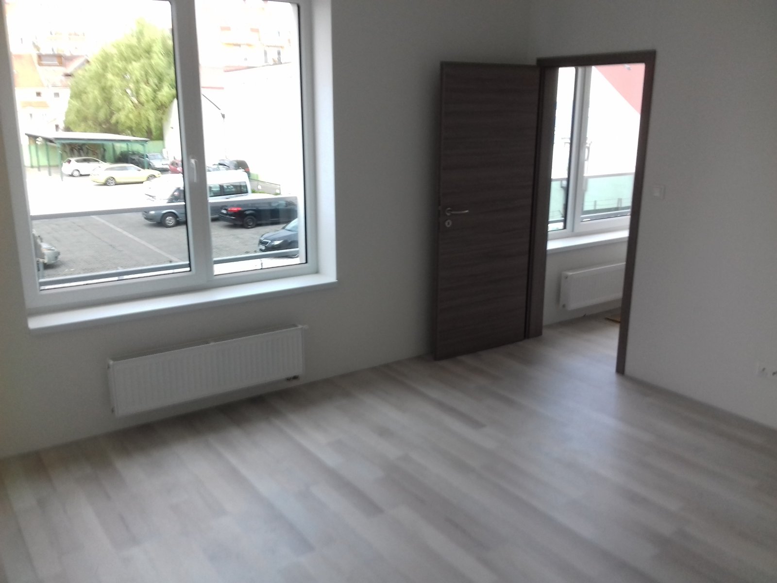 obývák - vchod do ložnice