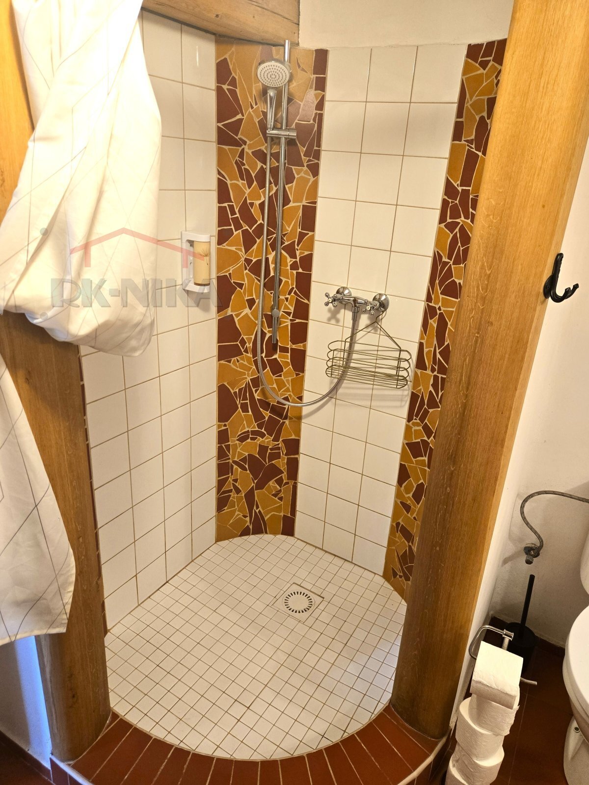 koupelna s wc v přízemí 3.jpg