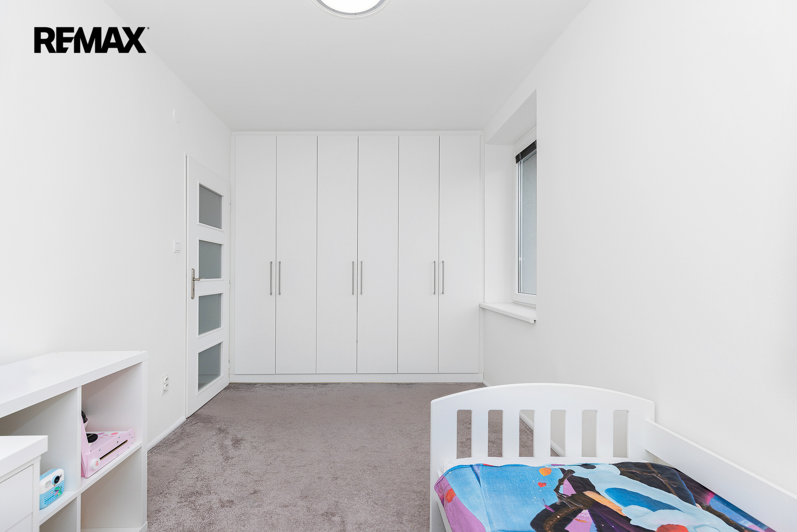 dětský pokojíček - prodává se BEZ nábytku