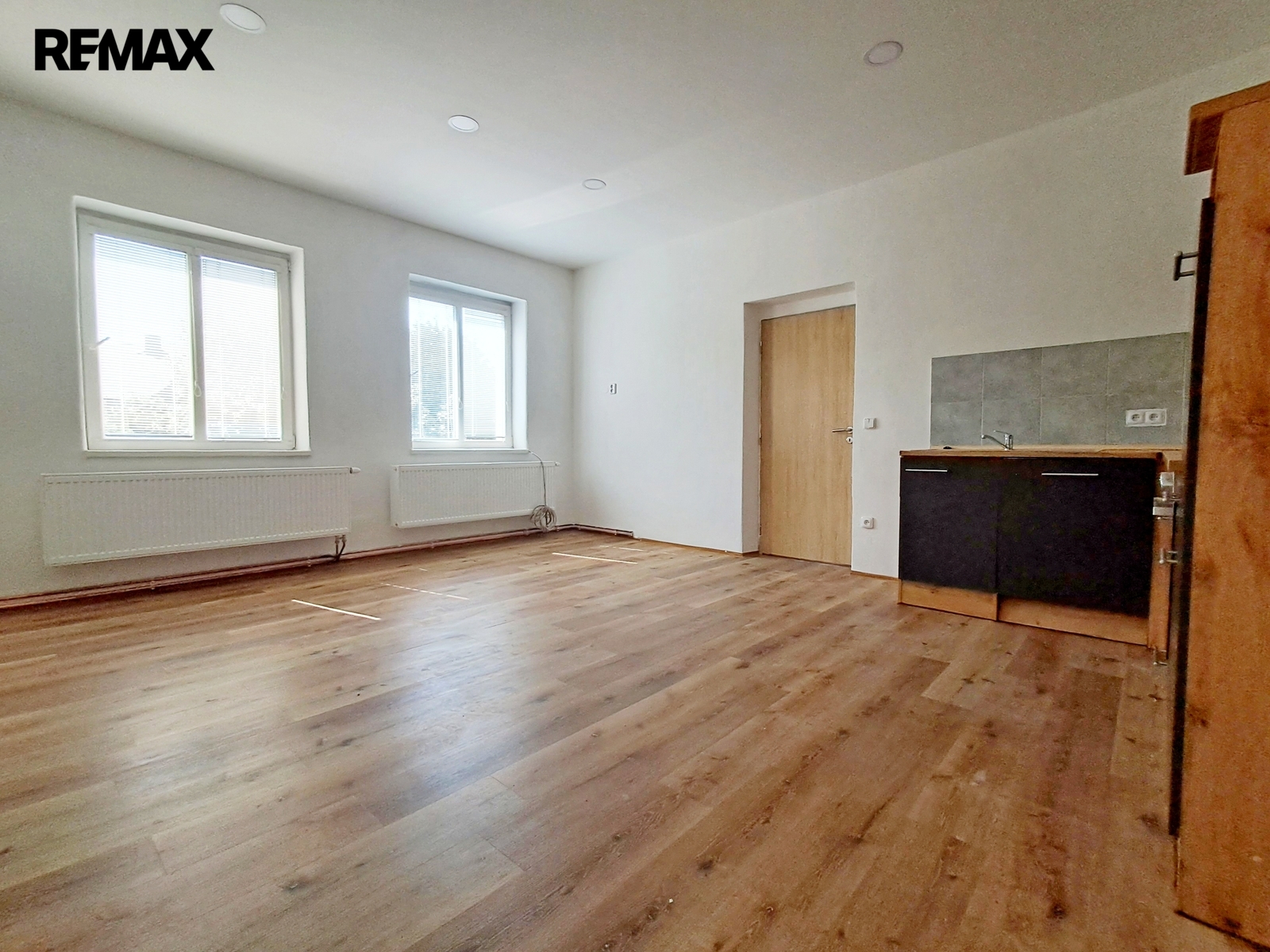 Byt 2+kk, Masarykovo náměstí, Police nad Metují - 