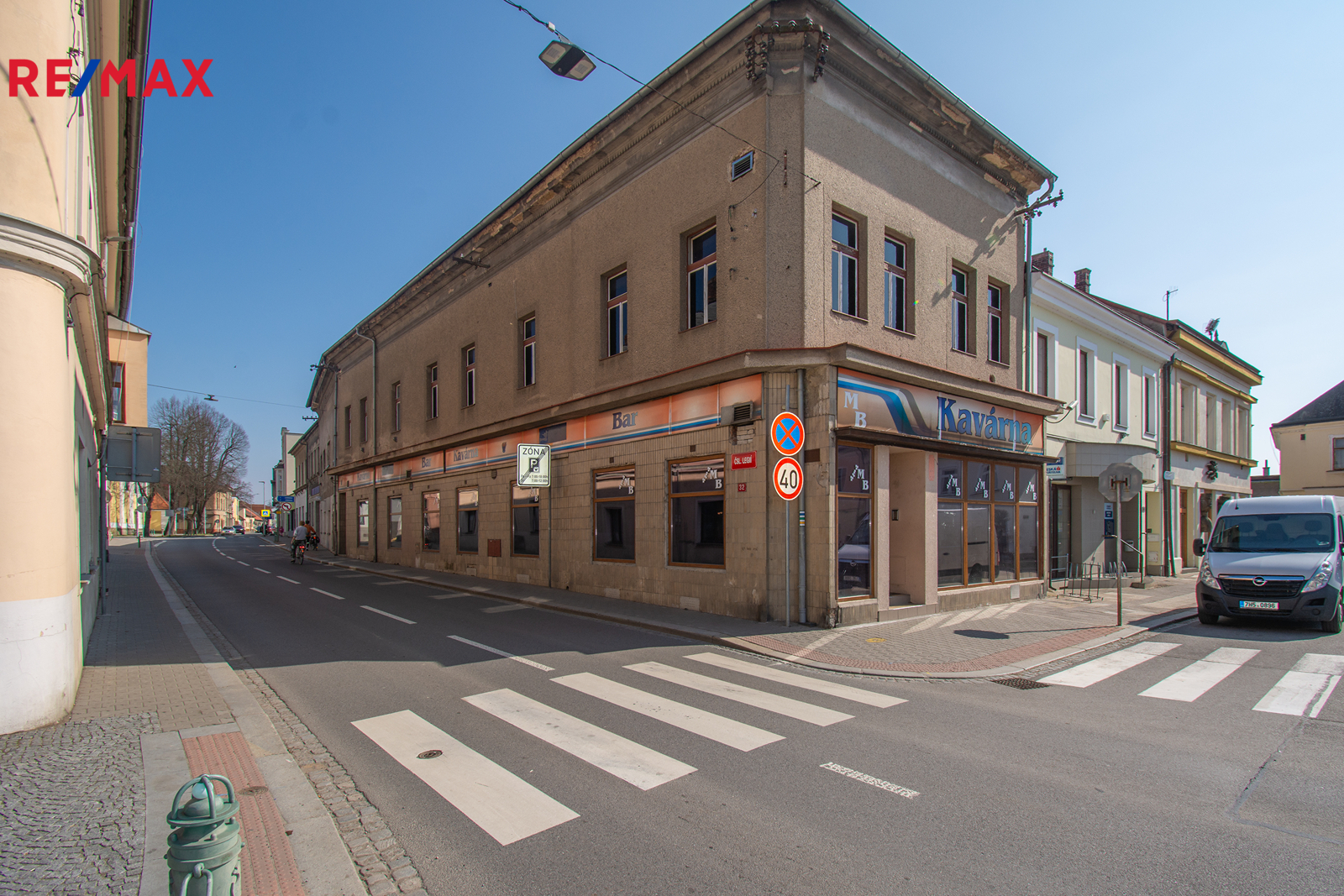Dům