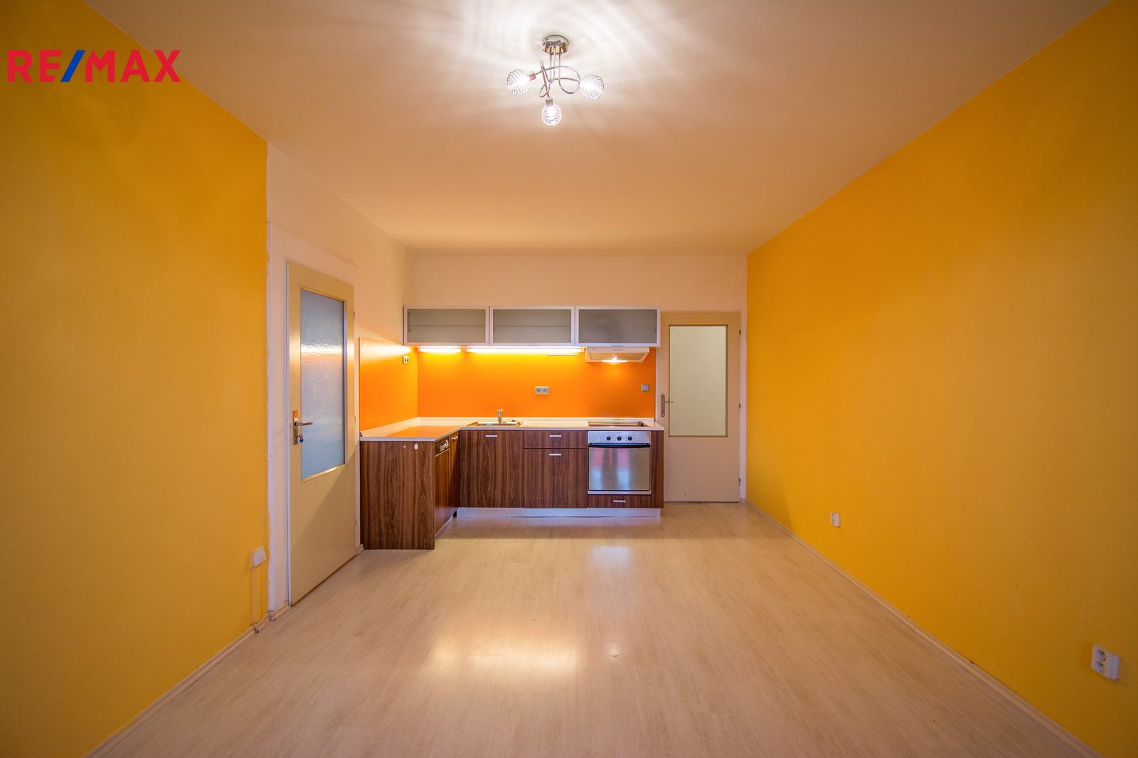 Kuchyň s obývacím pokojem